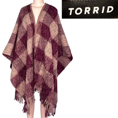 Poncho Tórrido Cabo Ruana Flecos Vino Rojo + Arena Beige Talla Grande Otoño Invierno Foto 1 de 4