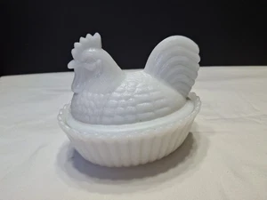 Milk Glass Chicken - Picture 1 of 8