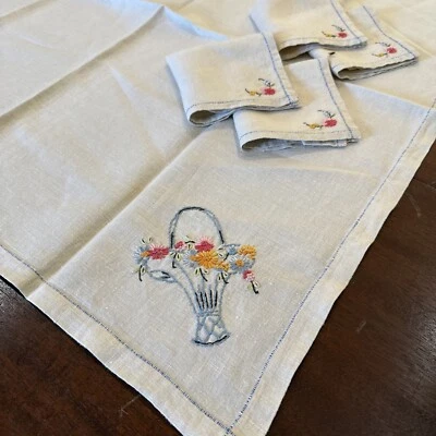Lote de 5 servilletas de mantel floral bordado de lino hechas a mano a la hora del té/brunch Foto 1 de 4