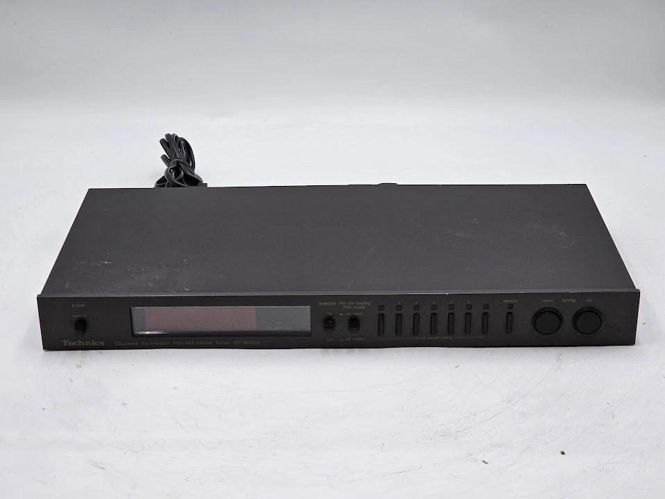 Technics ST-8055K FM/AM Stereo Tuner - Working, Cosmetic Wear - Image 1 of 4