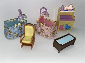 Fisher Price Loving Family Baby Zwillinge Kinderzimmer Kinderbetten + Musik Licht Wickeltisch - Bild 1 von 6