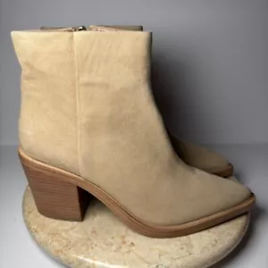 Vince Camuto Tan Suede Rinvalla Bootie Womens 9 Pointed Toe Western - Picture 1 of 12