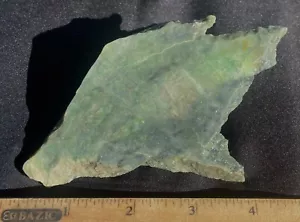 LASTRA GREZZA GIADA VERDE MELA BUON COLORE 3,3 GRAMMI - 94 GRAMMI - 470 CARATI WYOMING - Foto 1 di 8
