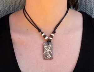 Halskette Anhänger primitive Stammesfigur Stein Handarbeit Timor Indonesien - Bild 1 von 4