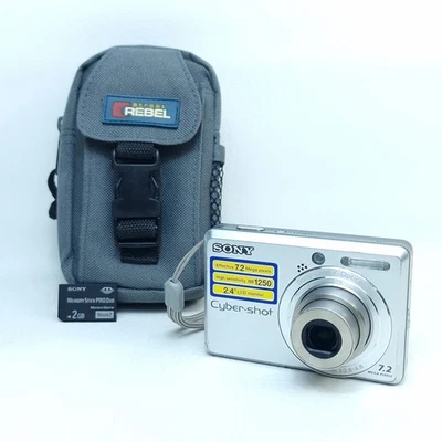 Sony Digital Camera Cybershot DSC-S730 7.2MP Silver Tested | Free UK P&P  - Image 1 of 4