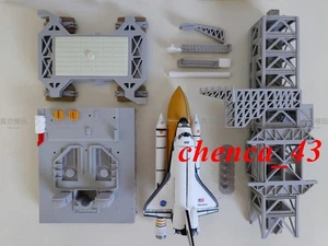 Updated 1:400 Space Shuttle Discovery Launcher Platform Painted Static Model Toy - Picture 1 of 23