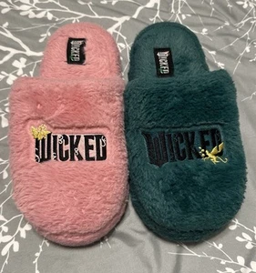 Wicked Women's Platform Mismatched Scuff Slippers - Pink/Green size 9-10 Large - Picture 1 of 9