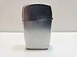 Accendino a butano cromato funzionante vintage 2005 Zippo Blu classico 6319/33 - Foto 1 di 8