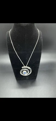 Silver Trinity Knot Pendant 💕💕 - Image 1 of 3