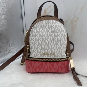 Mochila Mensajero Michael Kors Logo Rhea Cremallera Extra Pequeña - Imagen 1 de 6