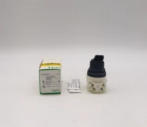 Schneider Electric 9001SKS47BH2 Selector Switch - Picture 1 of 5