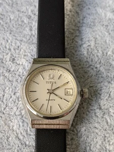 TITUS Damas Reloj con Ventana de Fecha y Correa de Cuero de Becerro Negro - Funciona - Imagen 1 de 8