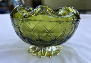 Plato de caramelo de vidrio verde de colección acolchado patrón de diamante base de metal Hollywood Regency - Imagen 1 de 9