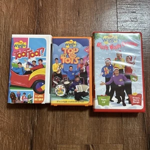The Wiggles 3 Kids VHS Lot Top Of The Tots, TOOT TOOT!, Wiggly Wiggly Christmas - Picture 1 of 11