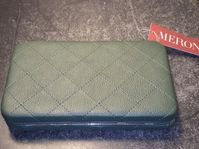 NWT Merona Green Quilted Womens Clutch Wallet 7.75" X 4.5" 2 Tiny Flaws Foto 1 de 4
