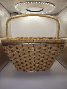 Cesta de costura de mimbre vintage, caja de costura con bisagras rectangulares forrada en tela - Imagen 1 de 14