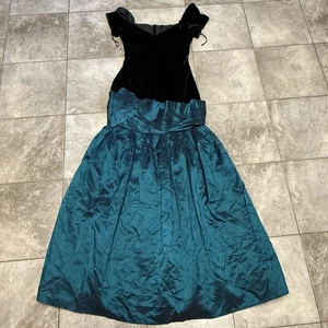 Vintage 1980s Prom Bridal Dress Black Green Taffeta Fit Flare - Picture 1 of 12