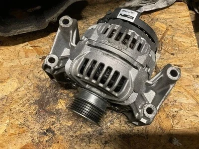 Generatore alternatore OPEL VECTRA C GTS 2.20 benzina 108kw 2007 22250715 - Immagine 1 di 3