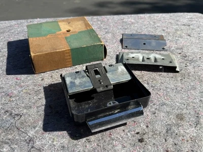 Cenicero Chevrolet 1964 1965 1966 Underdash C10 C20 aire acondicionado GM Foto 1 de 4