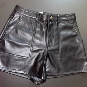 Kendall & Kylie Black Faux Leather Shorts Size Small - Picture 1 of 3
