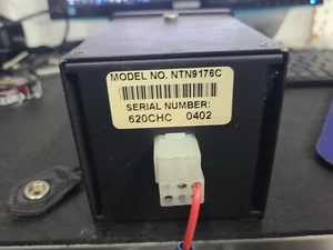 Motorola NTN9176C Vehicular Charger portable Radio Battery MT XTS 1500 XTS 3000 - Picture 1 of 2