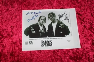 KRIS KROSS AUTOGRAPH COLOR PHOTO DUPLICATE/ REPRINT RARE! HIP HOP MEMORABILIA! - Picture 1 of 4