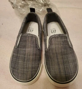 Gap Kids Toddler Boy Slip On Loafer Sneaker Gray White Size 7- NEW WithTags - Picture 1 of 6