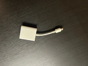 Genuine Apple MiniDisplayPort to VGA Adapter - Picture 1 of 3