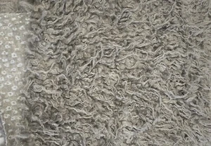 Kunstfell langer Stapel lockiger Stoff ALPAKA grau/60"" breit/verkauft vom Hof - Bild 1 von 1