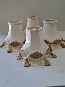 Small Clip On Fabric Lampshades ×4 Tassels Scalloped Gold & Cream Vintage - Picture 1 of 8