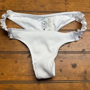 Hollister Swim Bikinihose weiß gerippt Rüschen Größe L - Bild 1 von 4
