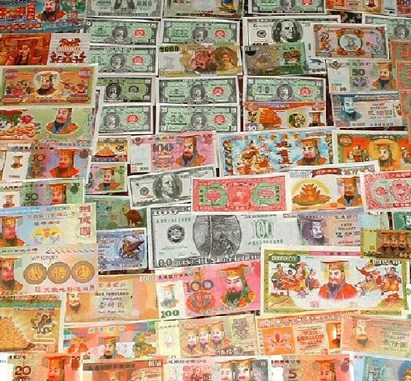 30+ PC ASSORTMENT OF HELL NOTES,  HELL MONEY SET - Image 1 of 1