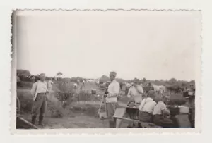 Liebevolle schöne junge Männer attraktiver Mann männliche Soldaten Militär Jungs Feld - Bild 1 von 7