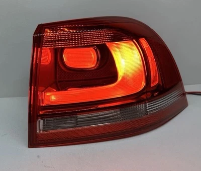 Luz trasera halógena Volkswagen Touareg 2011 2012 2013 2014 pasajero derecho OEM Foto 1 de 4