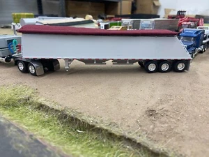 1/64 scale 48' Cornhusker style grain trailer - Picture 1 of 5