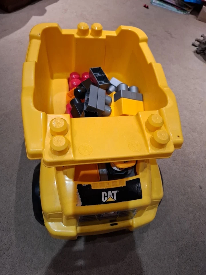 MEGA BLOKS CAT Tipper Truck + MEGA BLOKS Building Blocks - Image 1 of 3