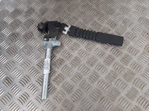 Prétensionneur accroche ceinture sécurité  avant gauche HYUNDAI IX35 PHASE I (1) - Picture 1 of 5