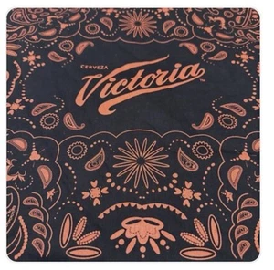 Bandana Victoria Cerveza Birra Modello Paisley Nero e Rosso Fantasia 21x21" NUOVA - Foto 1 di 3