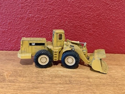 ERTL CAT Caterpillar Wheel Loader 988B 1445F Yellow Die Cast Model Vintage - Image 1 of 4
