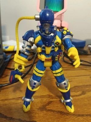 Marvel Toy Biz 1998 The Uncanny X-Men Space Riders Series Cyclops Figure W/ Mask - Image 1 of 4