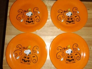 4 Piatti Halloween Vacanze Arachidi Snoopy - Foto 1 di 8