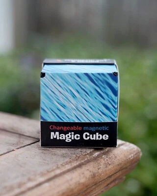 Caja rompecabezas cubo de cambio magnético cambiable multicapa - agua azul Foto 1 de 4