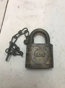 BIG OLD VINTAGE YALE ORNATE BRASS PADLOCK WITH NO KEY SUPER PIN TUMBLER USA - Picture 1 of 3