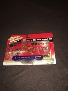 Johnny Lightning The Munsters Drag-U-La Car Gold Diecast Model Kit 1/64 Scale  - Picture 1 of 7