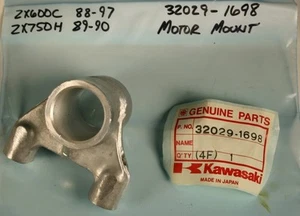 Montaje de motor delantero Kawasaki ZX600C 600R Ninja '88-'97 ZX7 '89-'90 ~ Nos. 32029-1698 - Imagen 1 de 4