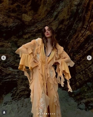 FREE PEOPLE Intimately NUEVO CON ETIQUETAS $228 Bali Fairydust Bata Chaqueta Top Talla Mediana Grande Foto 1 de 4