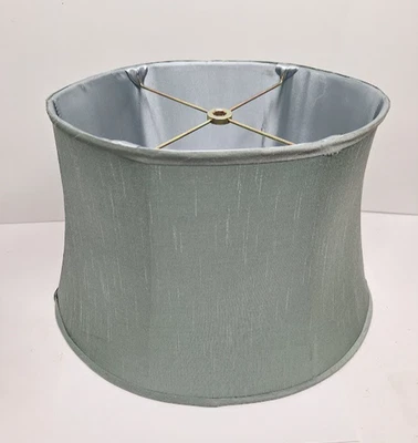 Pantalla de lámpara de tela ovalada vintage, color verde azulado seda y forrada, 10" x 11" x 17" Foto 1 de 4