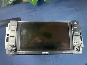 Chrysler Sirius Diebstahlsicherung AM/FM SAT Radio CD Player Receiver mit Lautsprechern - Bild 1 von 6