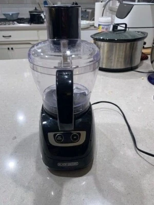 BLACK & DECKER FOOD PROCESSOR MODEL# FP1700B Tested & Cleaned - Image 1 of 4