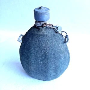 WW2 Borraccia militare in alluminio rivestita in feltro dimensioni 21x16 cm. - Imagen 1 de 3